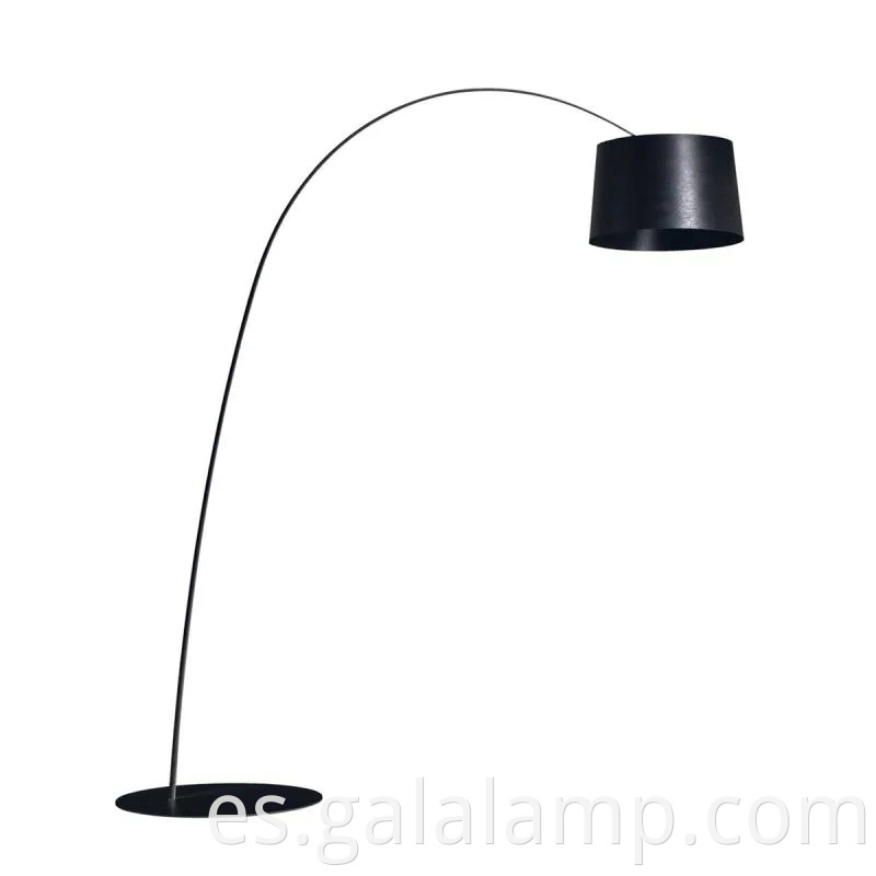 Elegante lámpara de piso de arco para espacios de vida contemporáneos